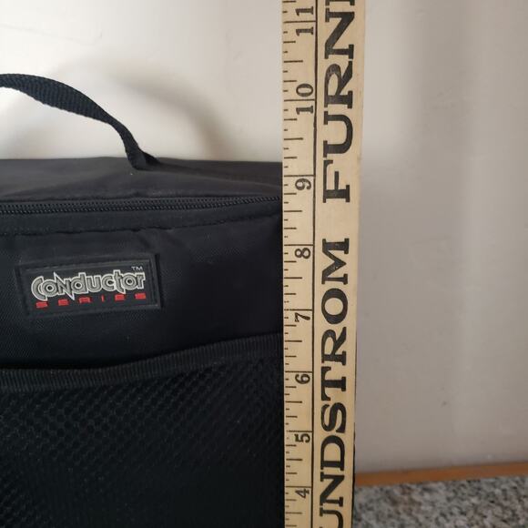 VTG Conductor Series CD Storage Holds 30 CDs Hard Plastic Insert Zipper‎ EUC - Picture 6 of 11